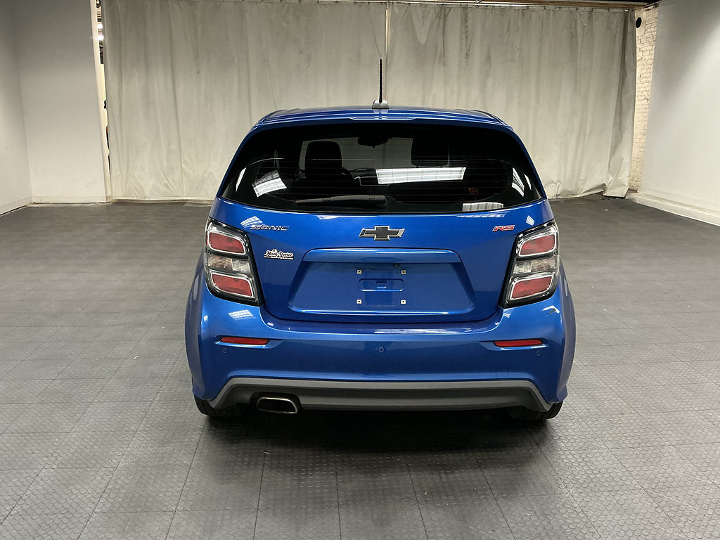 Used 2019 Chevrolet Sonic LT w/ Convenience Package FWD image 4