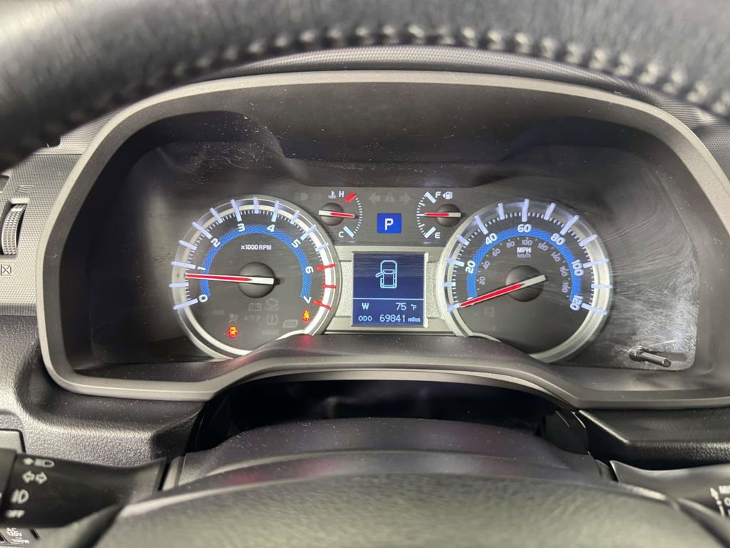 Used 2018 Toyota 4Runner TRD Off-Road Premium AWD/4WD image 3