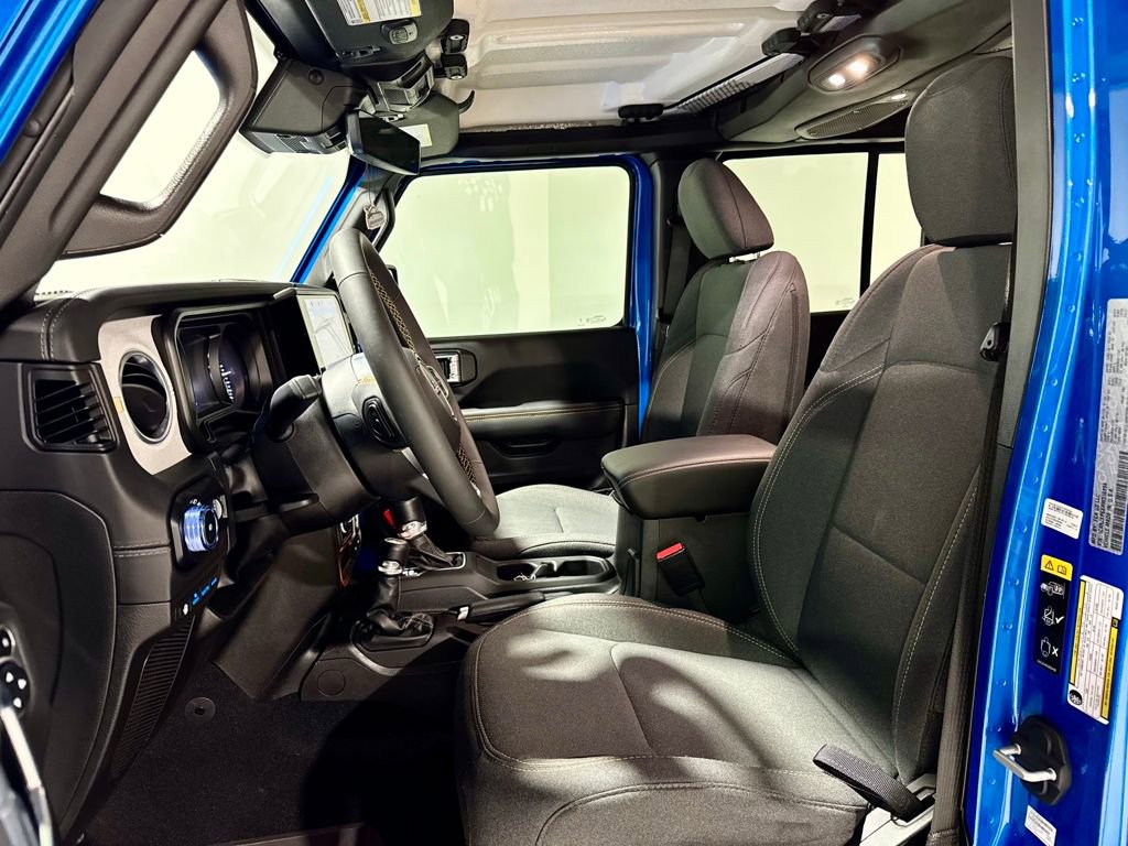 Used 2024 Jeep Wrangler Unlimited Sahara w/ Technology Group image 3