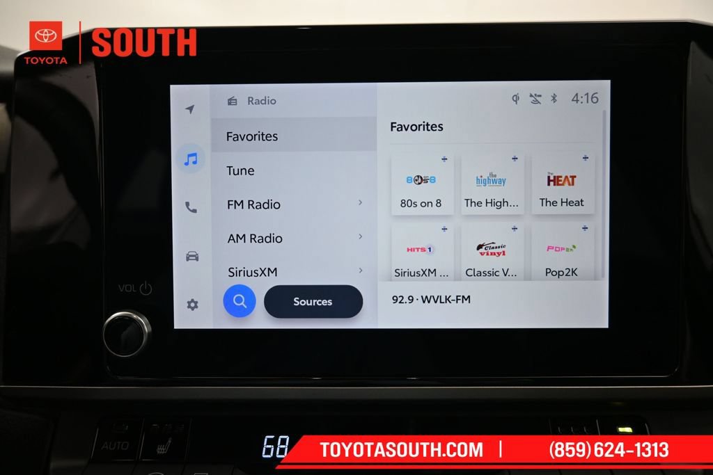 Used 2025 Toyota Camry SE w/ Convenience Package FWD image 14