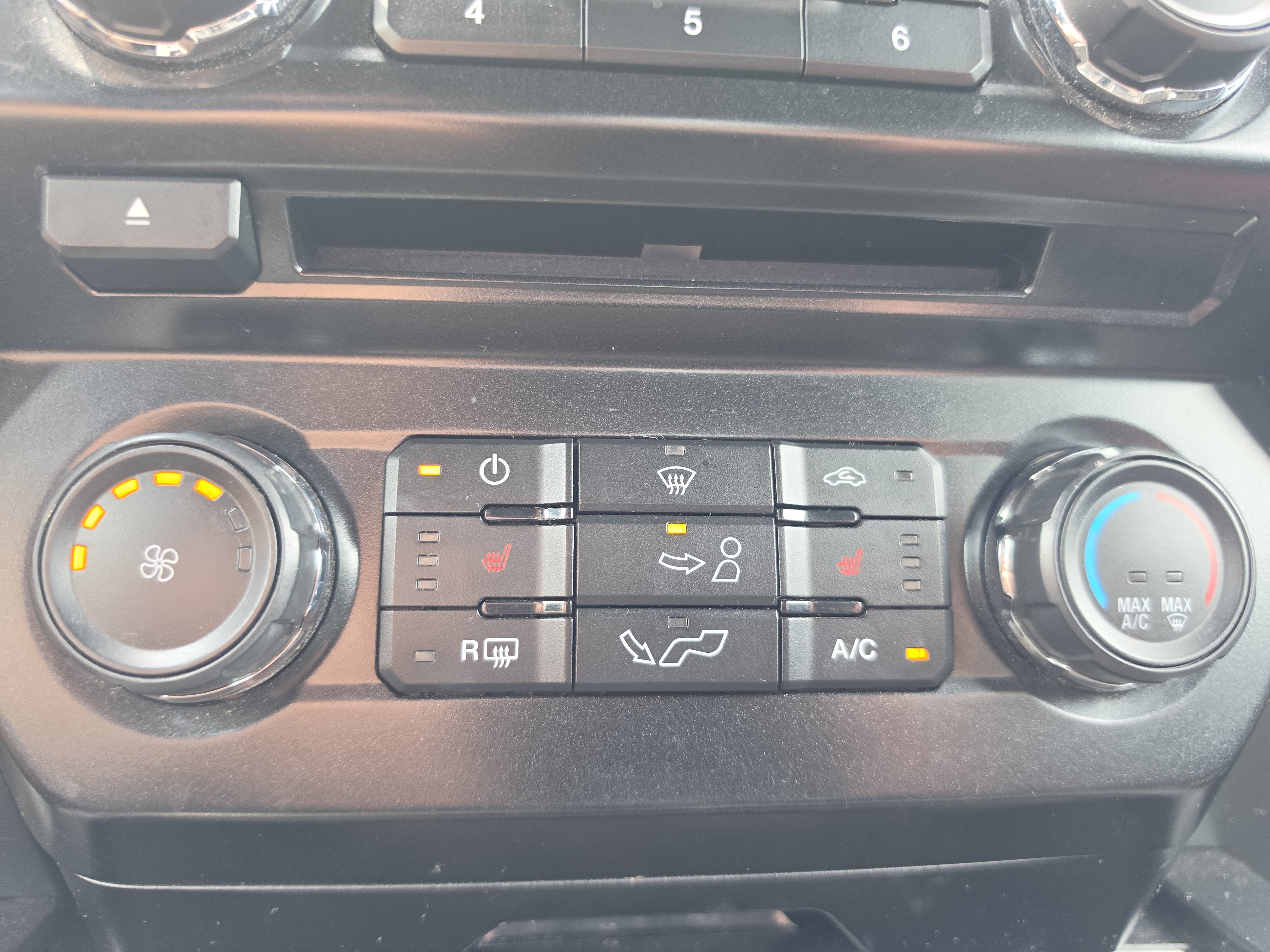 Used 2016 Ford F150 XLT w/ Equipment Group 302A Luxury AWD/4WD image 29
