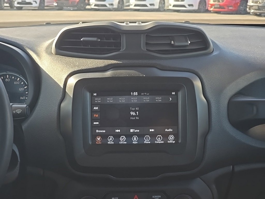 Certified 2019 Jeep Renegade Latitude image 27