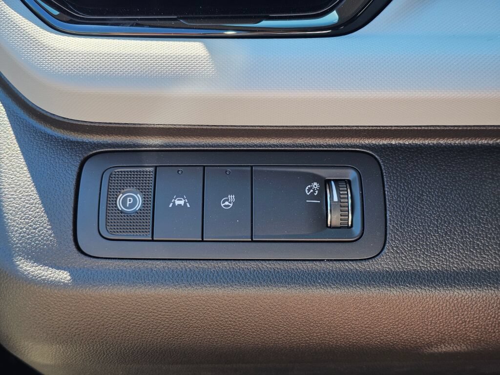 New 2027 Chevrolet Bolt LT w/ Comfort Package FWD image 32