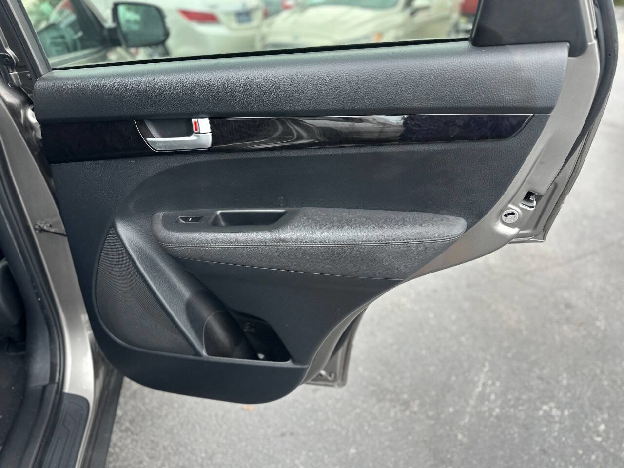 Used 2015 Kia Sorento LX image 28