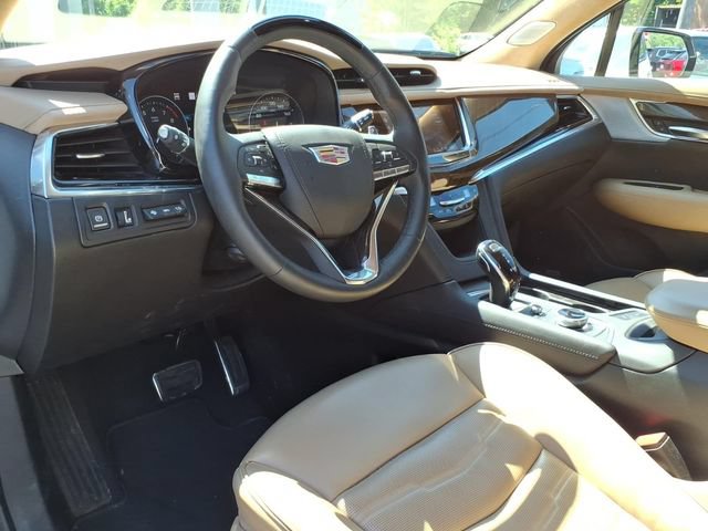 Certified 2025 Cadillac XT6 Sport w/ Platinum Package AWD/4WD image 13