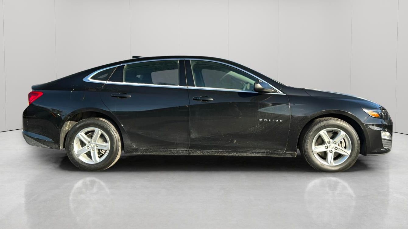 Used 2024 Chevrolet Malibu LT image 3