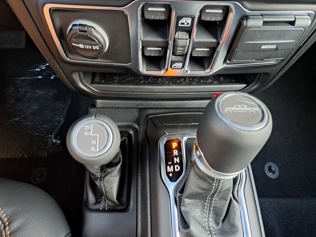 New 2026 Jeep Gladiator Sport AWD/4WD image 12