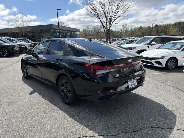 Used 2021 Hyundai Elantra SEL w/ Convenience Package image 5
