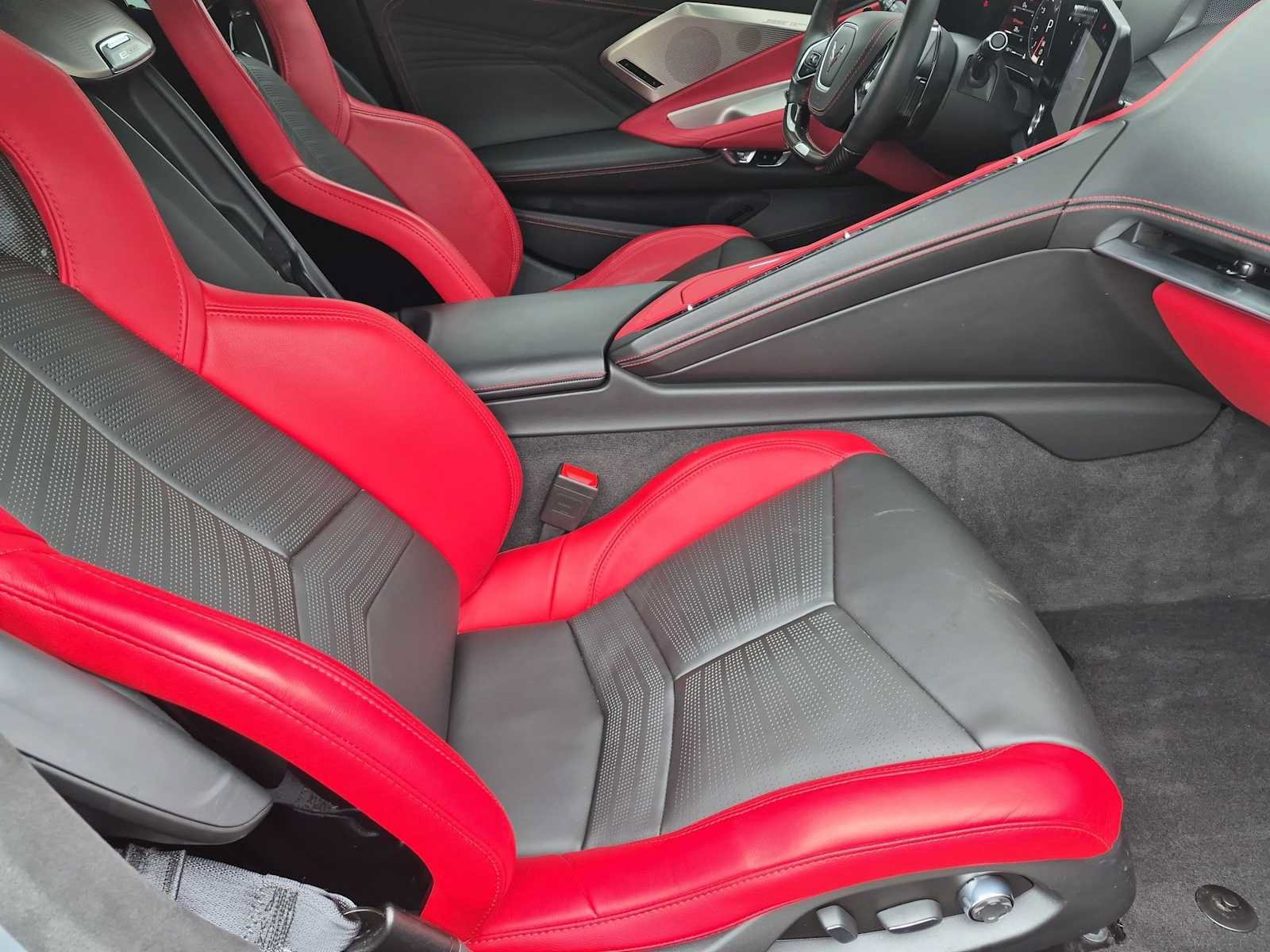 Used 2025 Chevrolet Corvette E-Ray AWD/4WD image 17