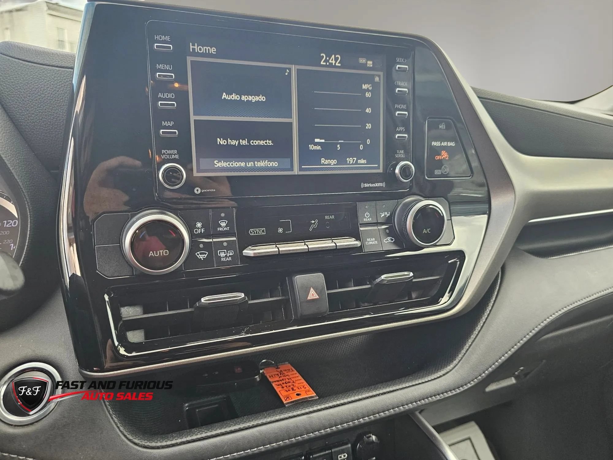 Used 2020 Toyota Highlander L AWD/4WD image 27