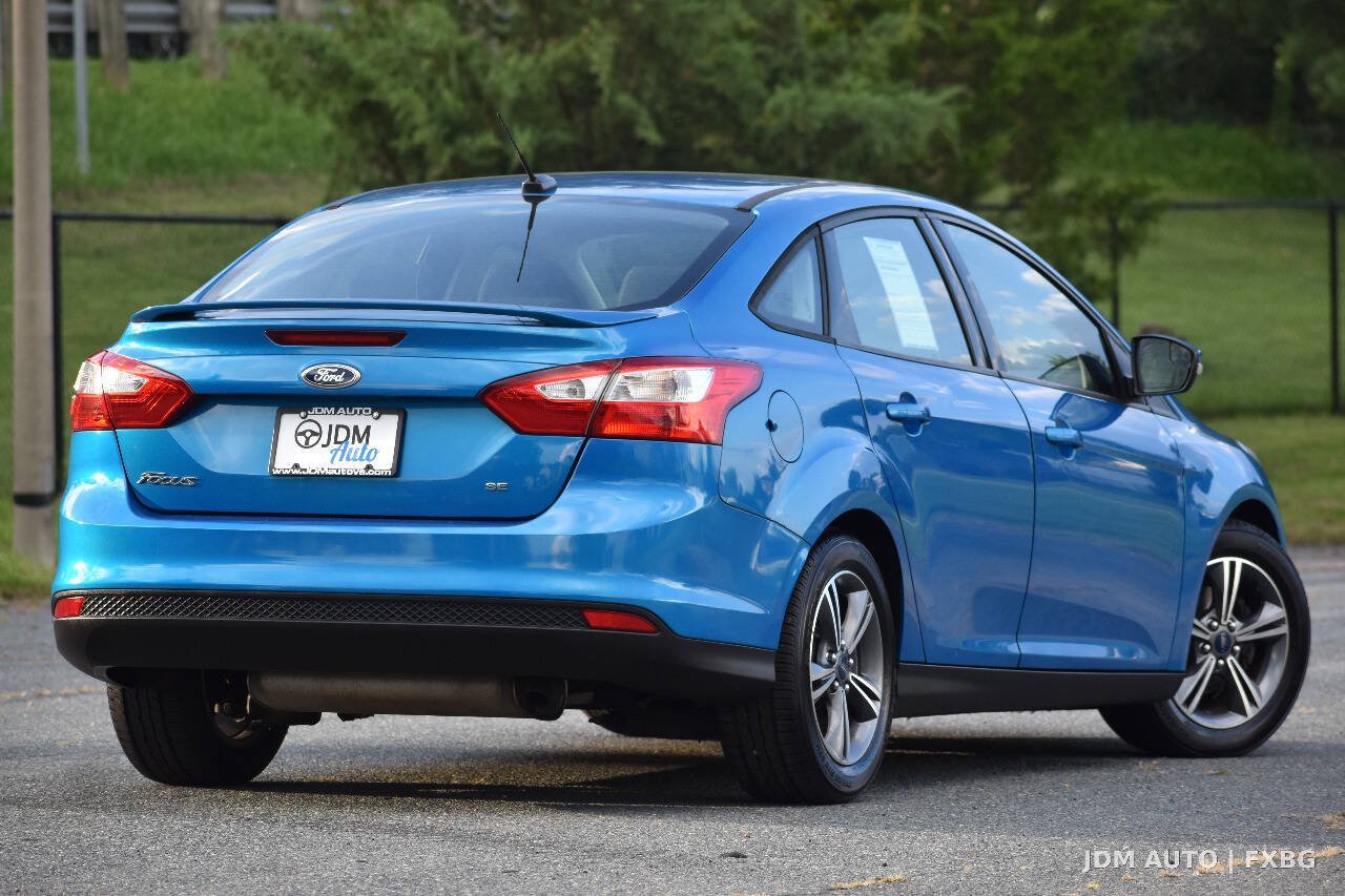 Used 2014 Ford Focus SE w/ SE Sport Package FWD image 5