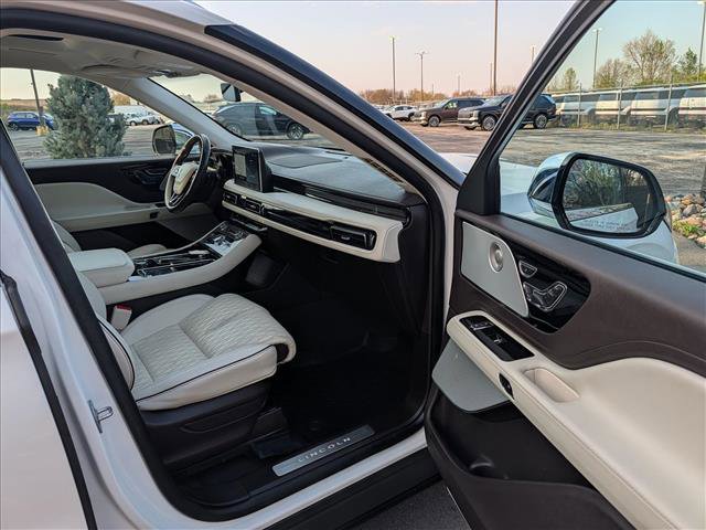Used 2022 Lincoln Aviator Black Label w/ Dynamic Handling Package AWD/4WD image 13