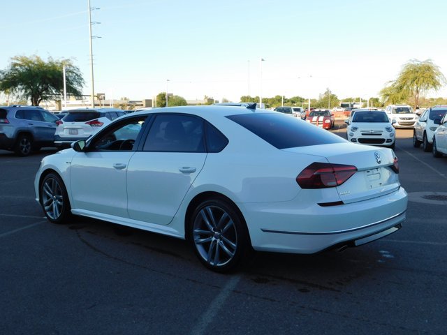 Used 2018 Volkswagen Passat 2.0T R-Line w/ R-Line Lighting Package FWD image 7