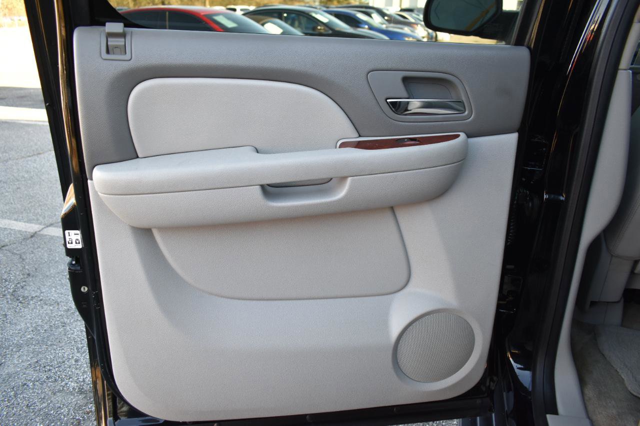 Used 2009 Chevrolet Avalanche LTZ image 35