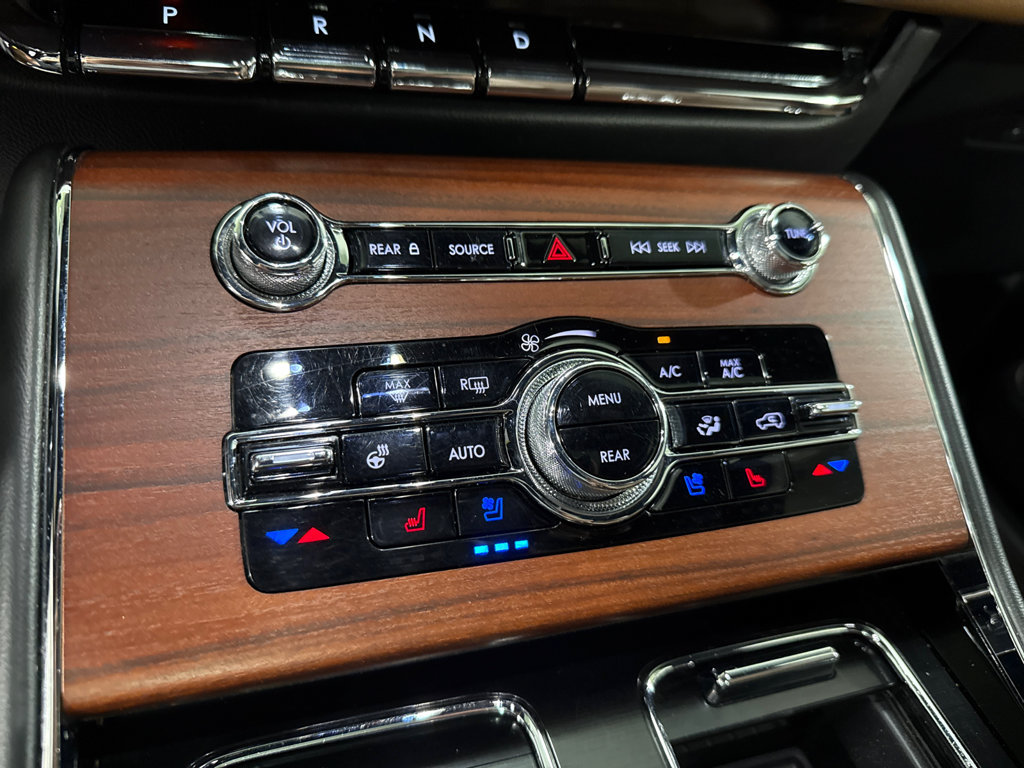 Used 2022 Lincoln Aviator Reserve w/ Equipment Group 201A AWD/4WD image 18