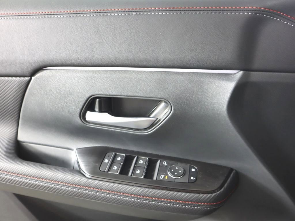 New 2026 Nissan Kicks SR w/ SR Premium Package image 16