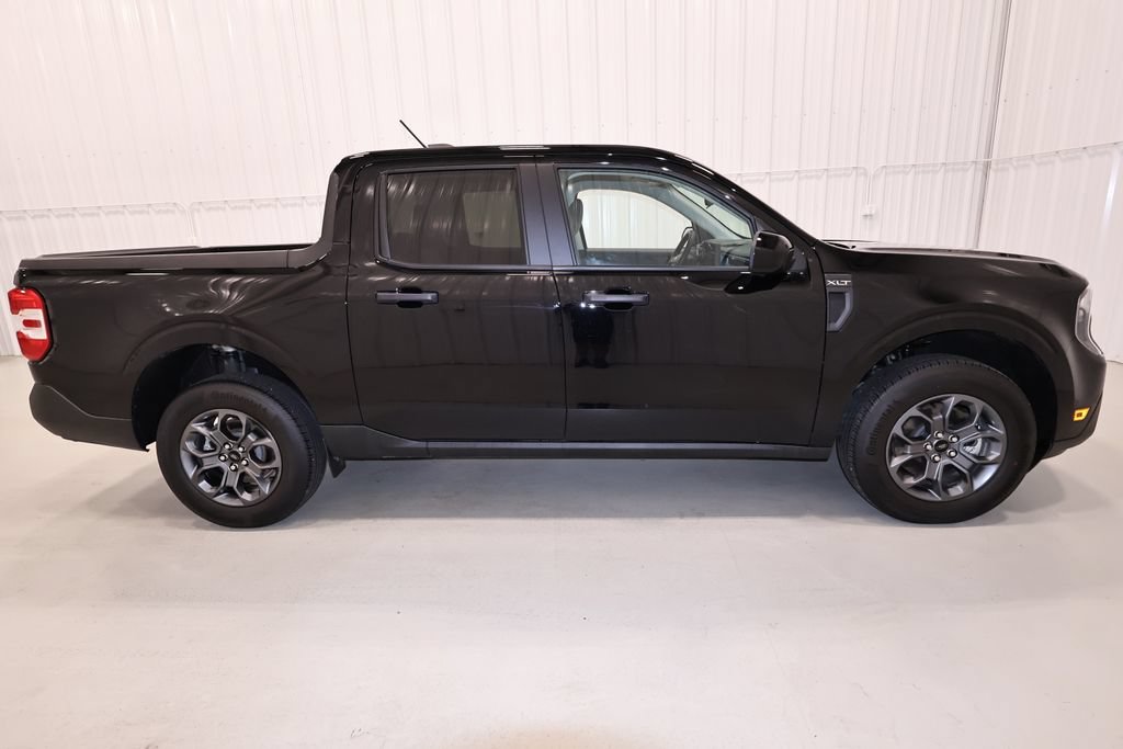 Certified 2025 Ford Maverick XLT w/ XLT Luxury Package AWD/4WD image 2