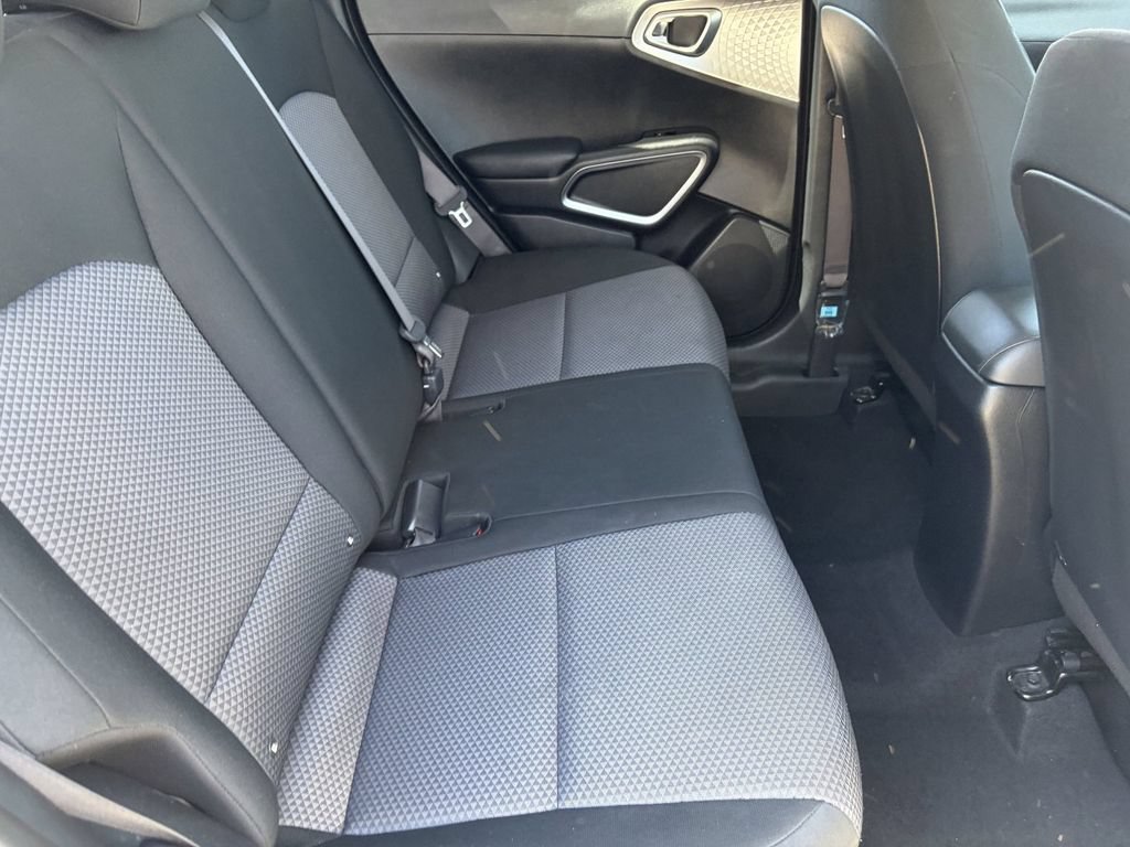 Used 2025 Kia Soul LX FWD image 18