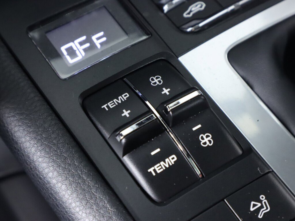 Used 2017 Porsche Macan S image 22