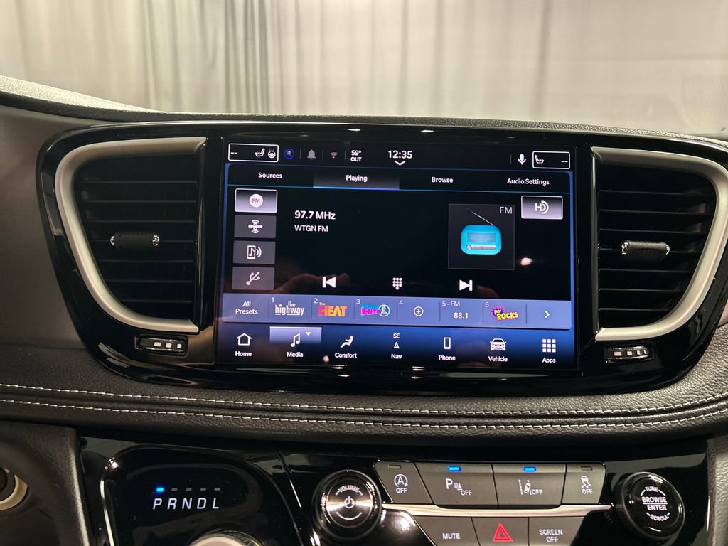 New 2027 Chrysler Pacifica Select w/ Family Tech Group FWD image 15
