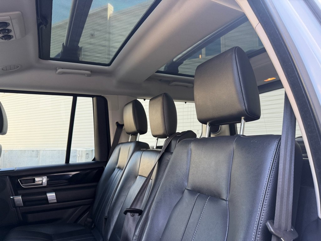 Used 2016 Land Rover LR4 HSE AWD/4WD image 17