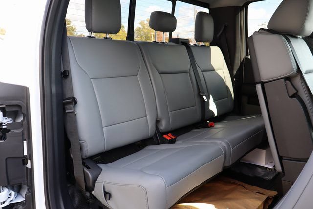 New 2026 Ford F550 4x4 Supercab Super Duty image 9