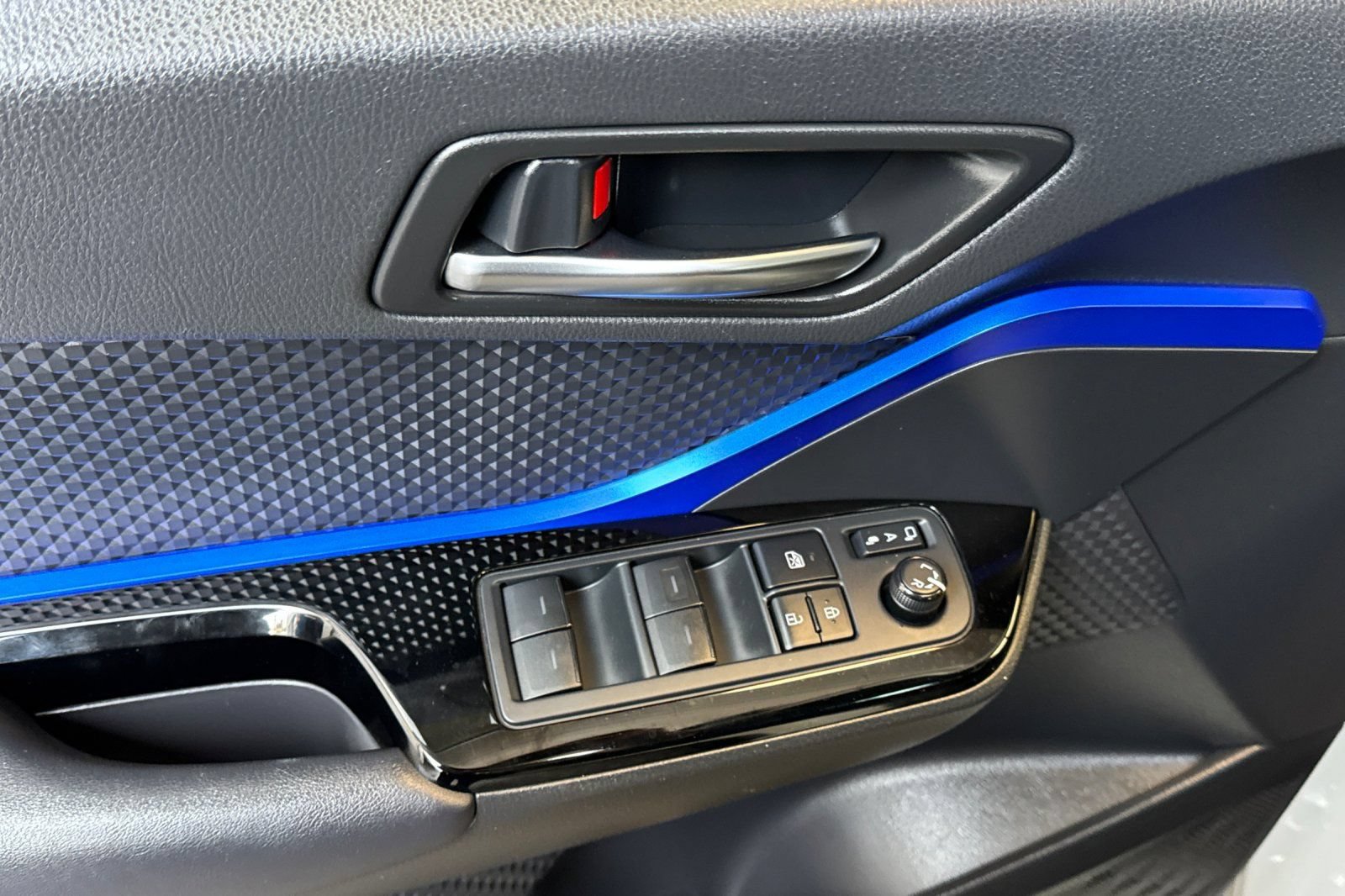 Certified 2021 Toyota C-HR XLE FWD image 14