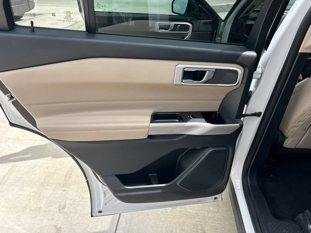Used 2021 Ford Explorer XLT RWD image 12