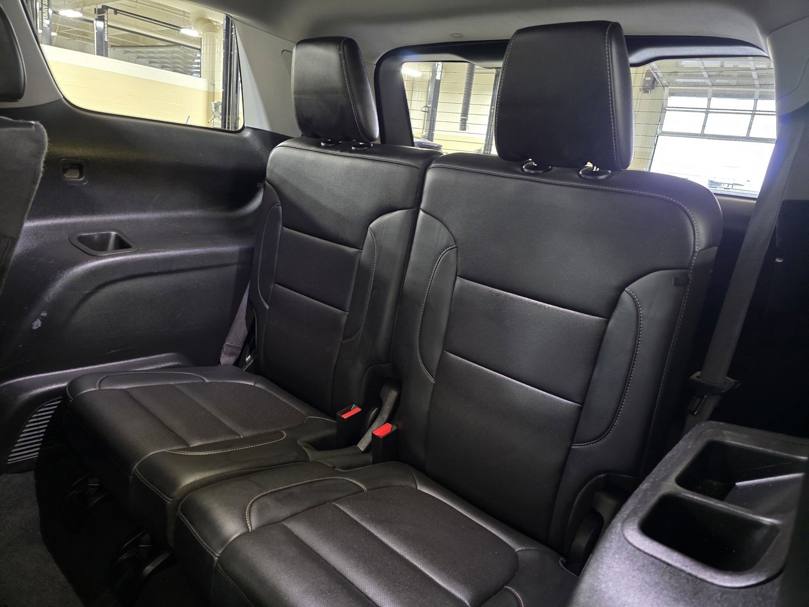 Used 2023 GMC Acadia SLT image 14