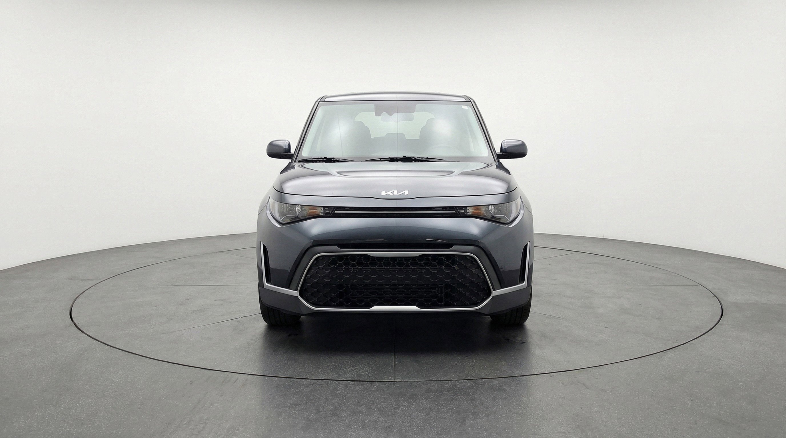 Used 2025 Kia Soul LX w/ LX Technology Package image 2