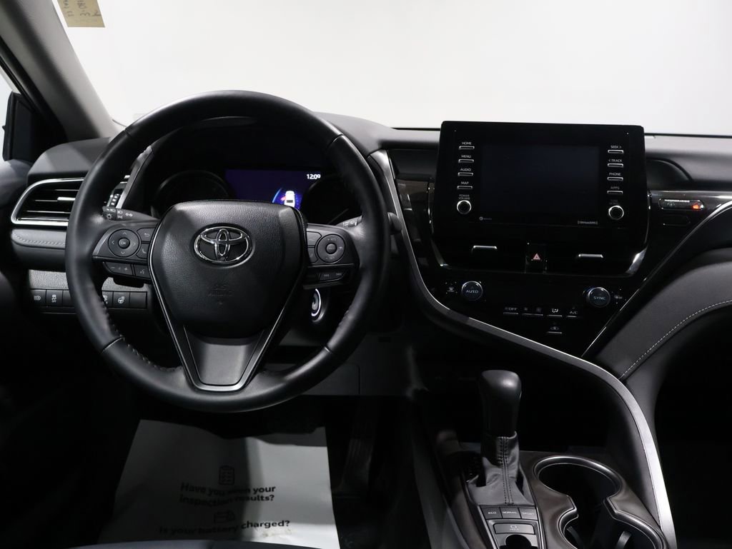 Used 2023 Toyota Camry SE image 16