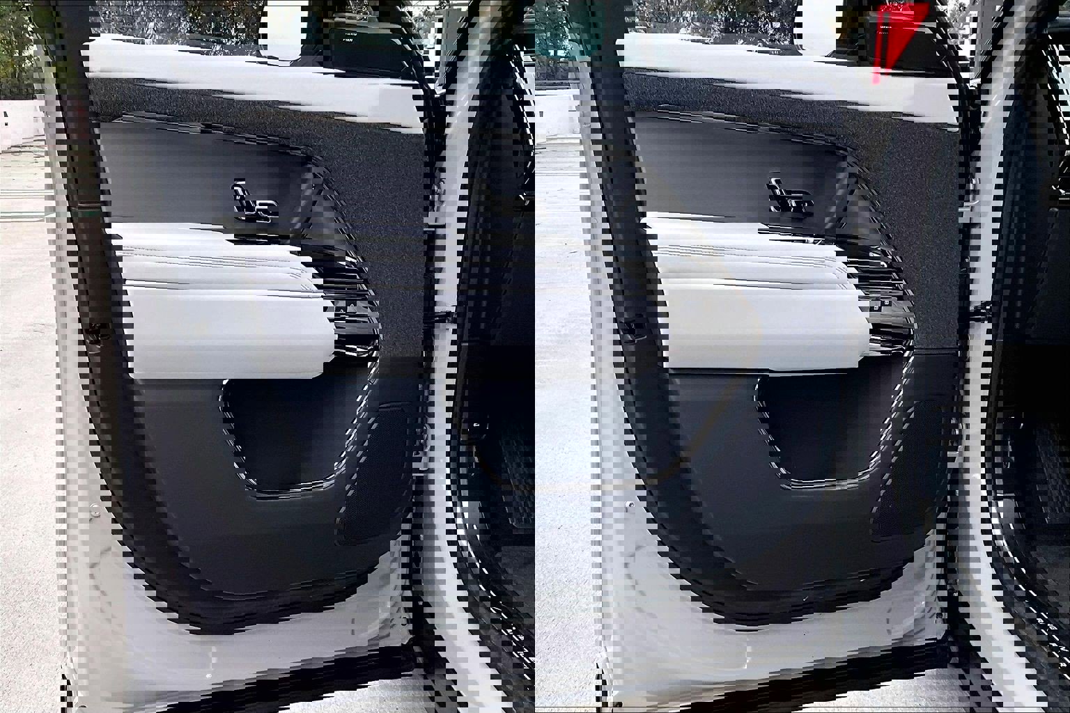 Used 2025 Land Rover Range Rover Sport image 27