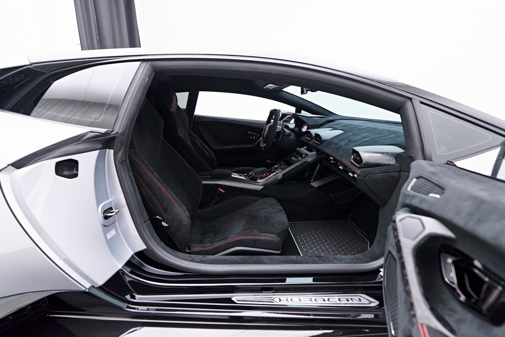 Used 2018 Lamborghini Huracan Performante image 47