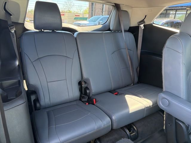 Used 2020 Buick Enclave Essence w/ Sound and Sites Package AWD/4WD image 18