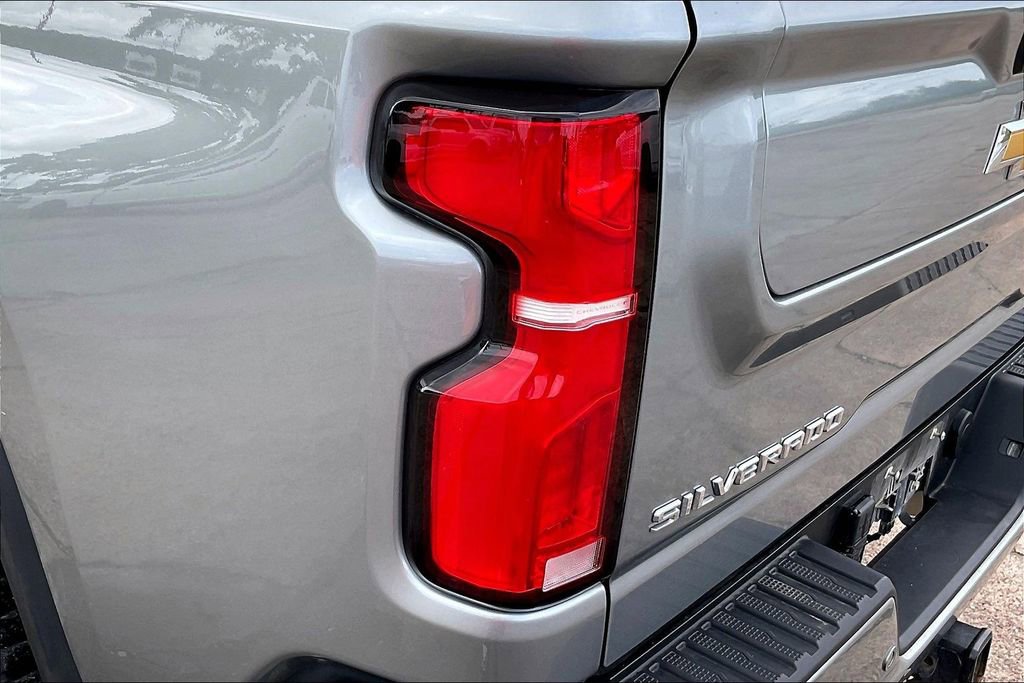 Used 2025 Chevrolet Silverado 2500 High Country w/ High Country Premium Package AWD/4WD image 20