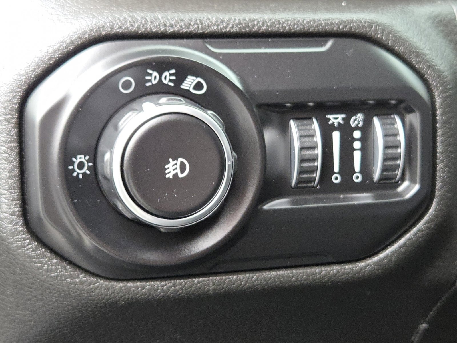 Used 2018 Jeep Wrangler Unlimited Sport AWD/4WD image 29