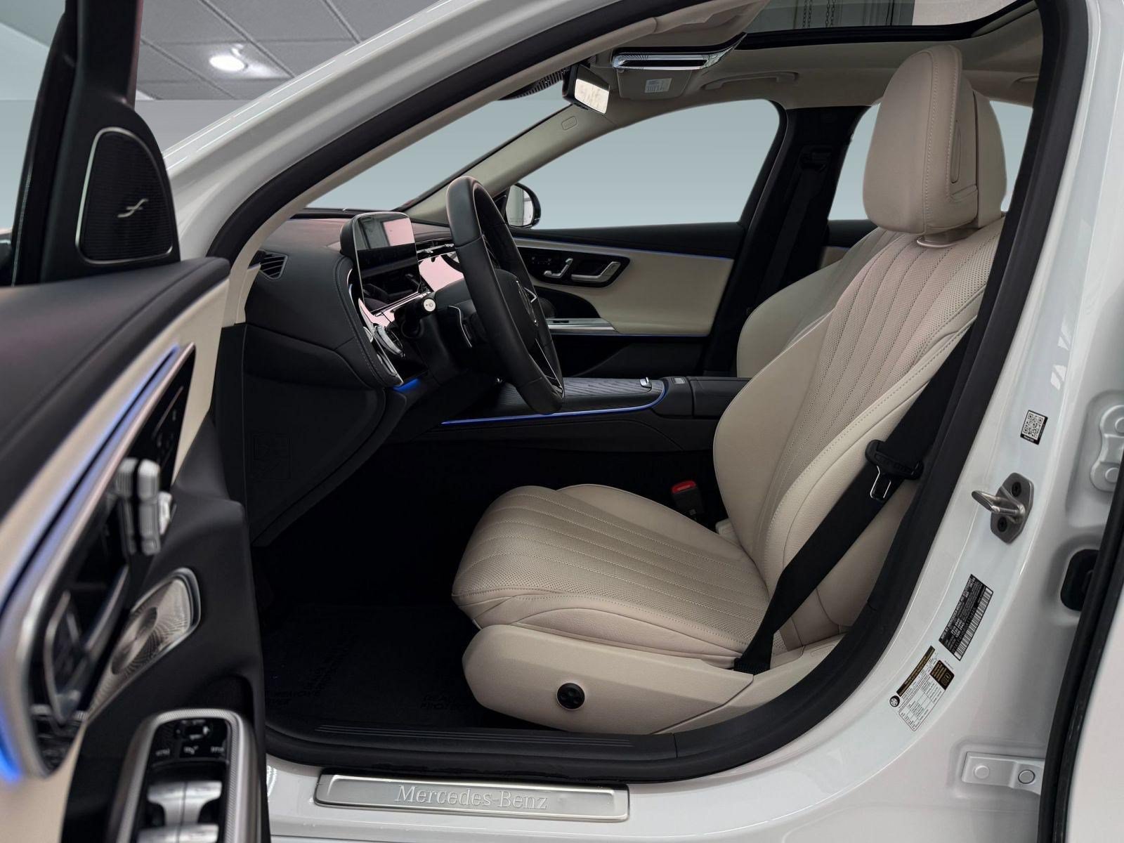 Used 2025 Mercedes-Benz E 350 4MATIC Sedan image 5