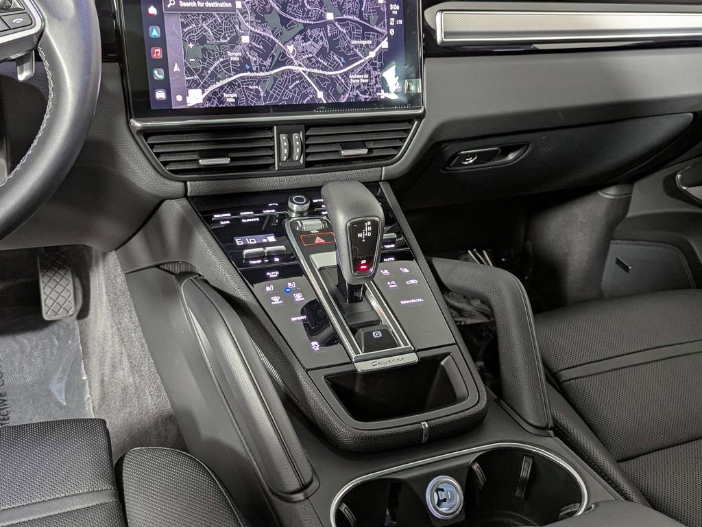 Used 2022 Porsche Cayenne Platinum Edition image 35