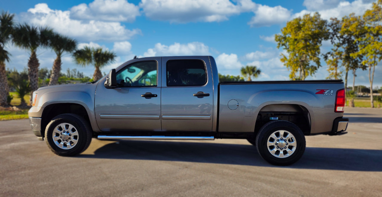Used 2013 GMC Sierra 2500 SLE w/ SLE Preferred Package image 9