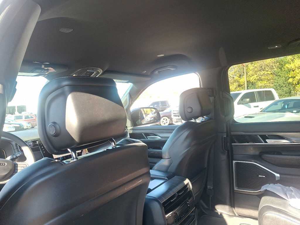 Used 2024 Jeep Wagoneer Series III image 20