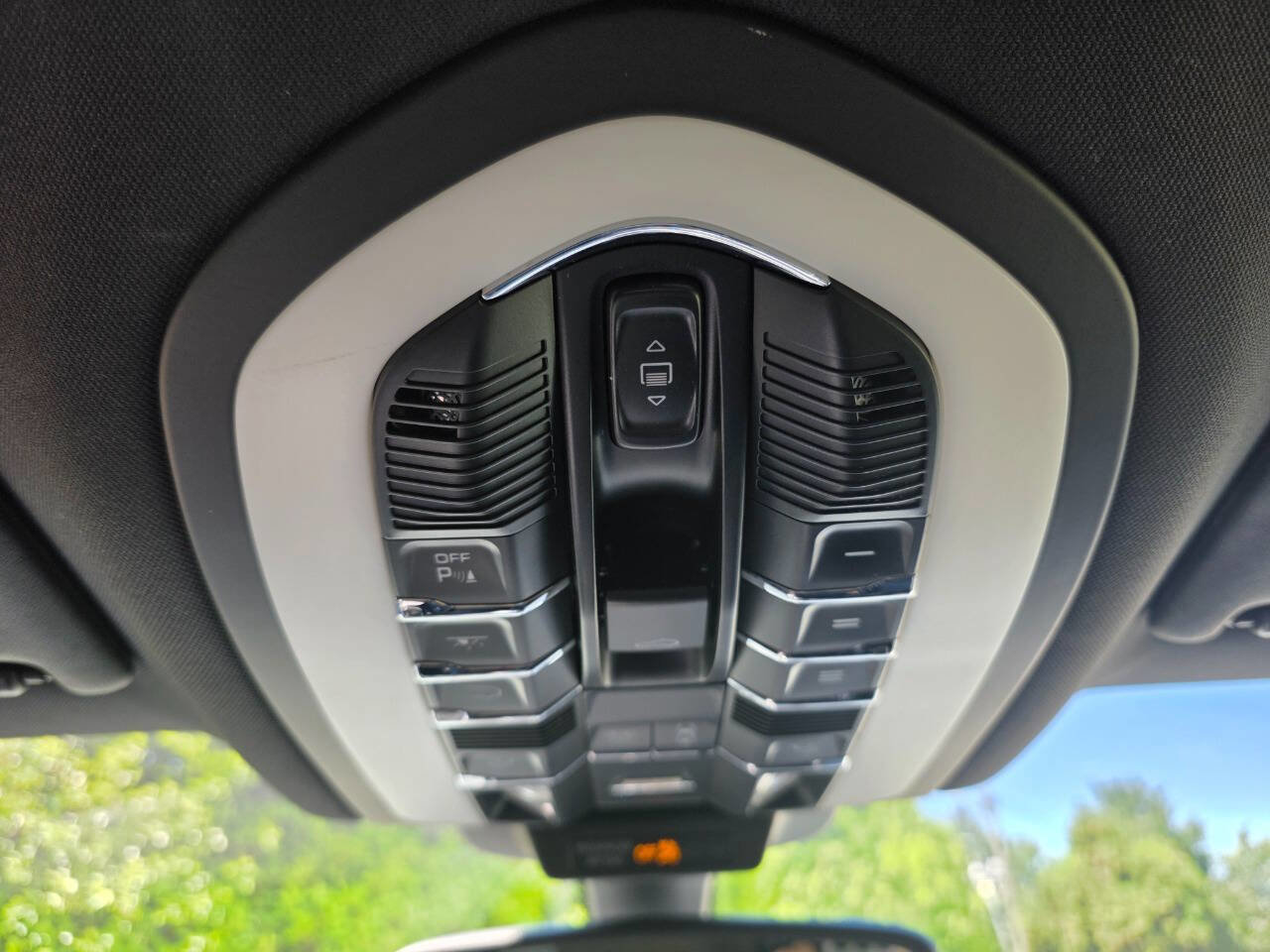 Used 2015 Porsche Macan S w/ Premium Package Plus AWD/4WD image 25