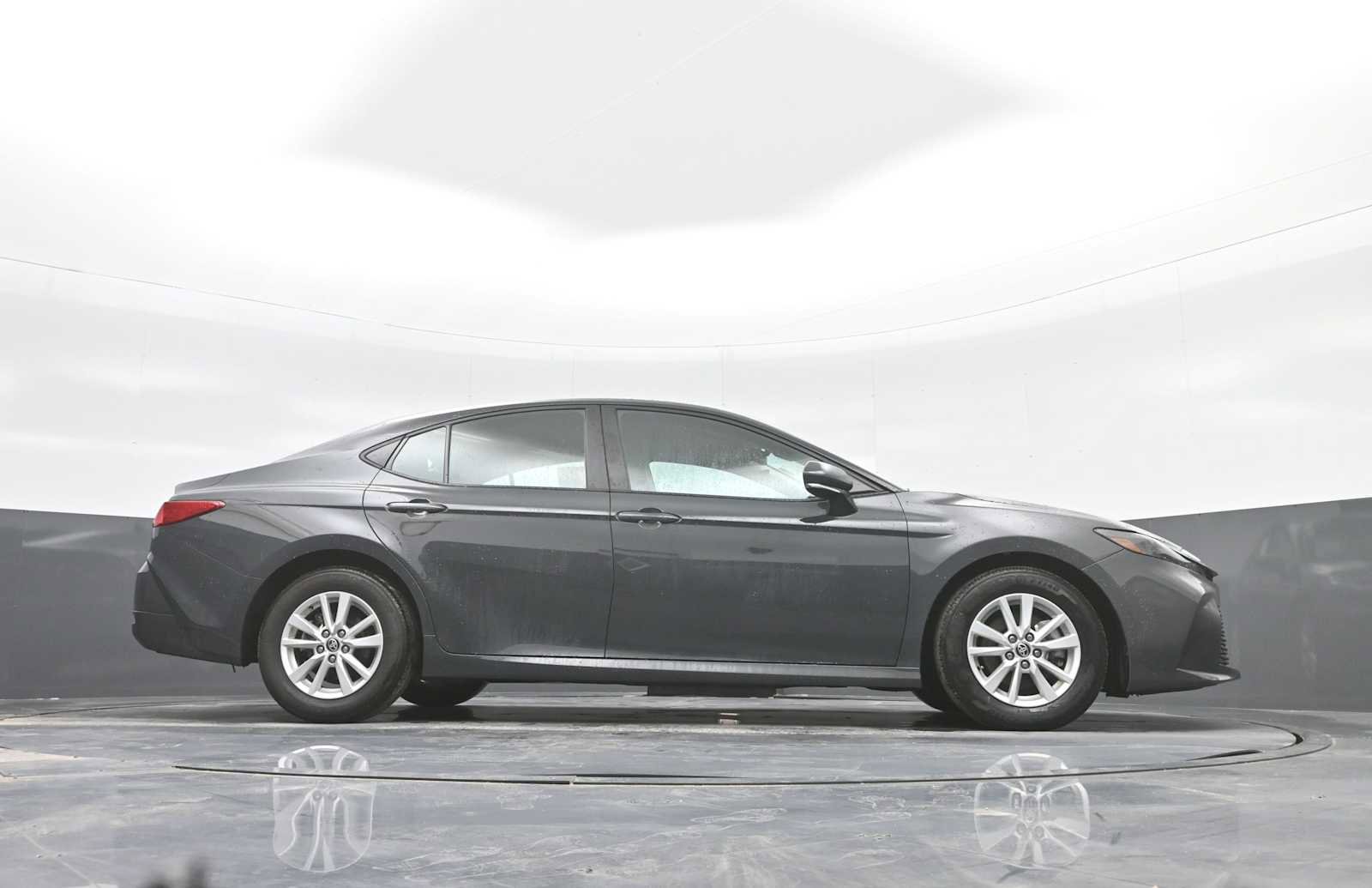 Used 2025 Toyota Camry LE image 37