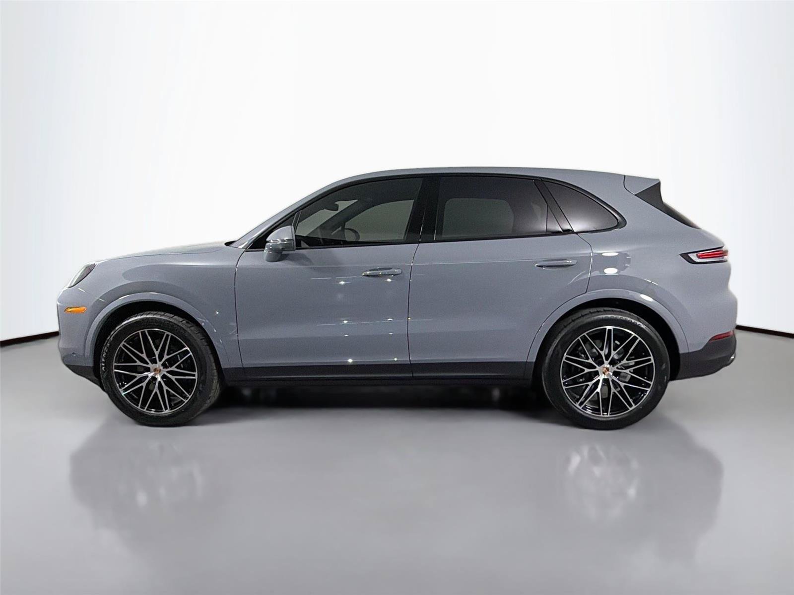 Certified 2026 Porsche Cayenne AWD/4WD image 2