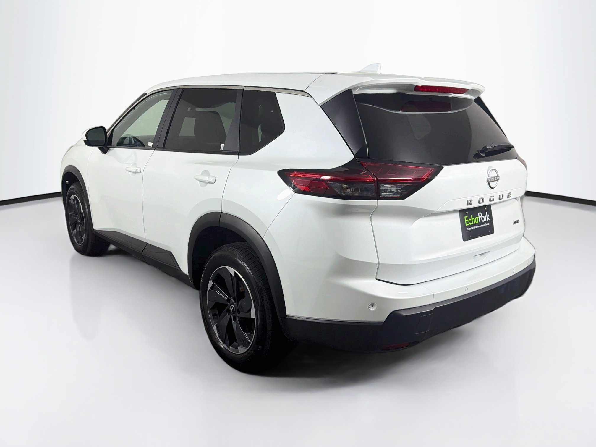 Used 2025 Nissan Rogue SV AWD/4WD image 5
