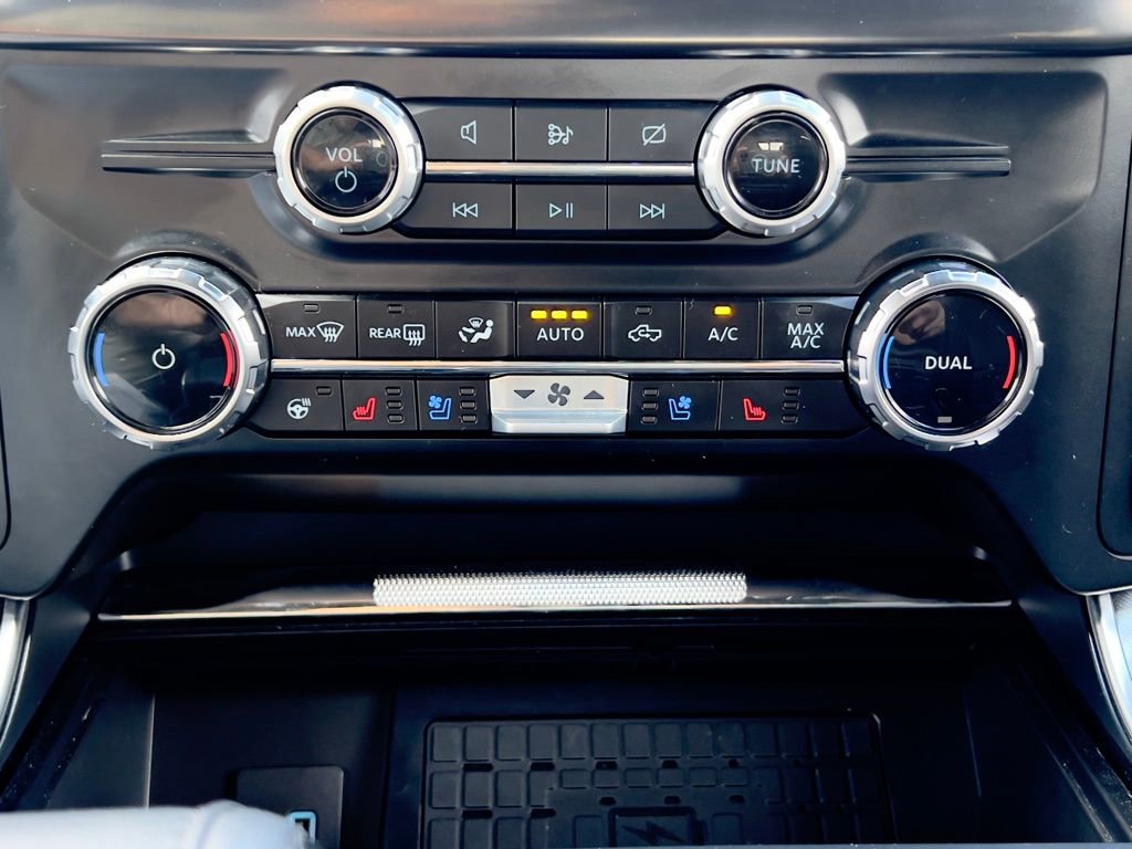 Used 2024 Ford F150 Platinum w/ FX4 Off-Road Package image 36