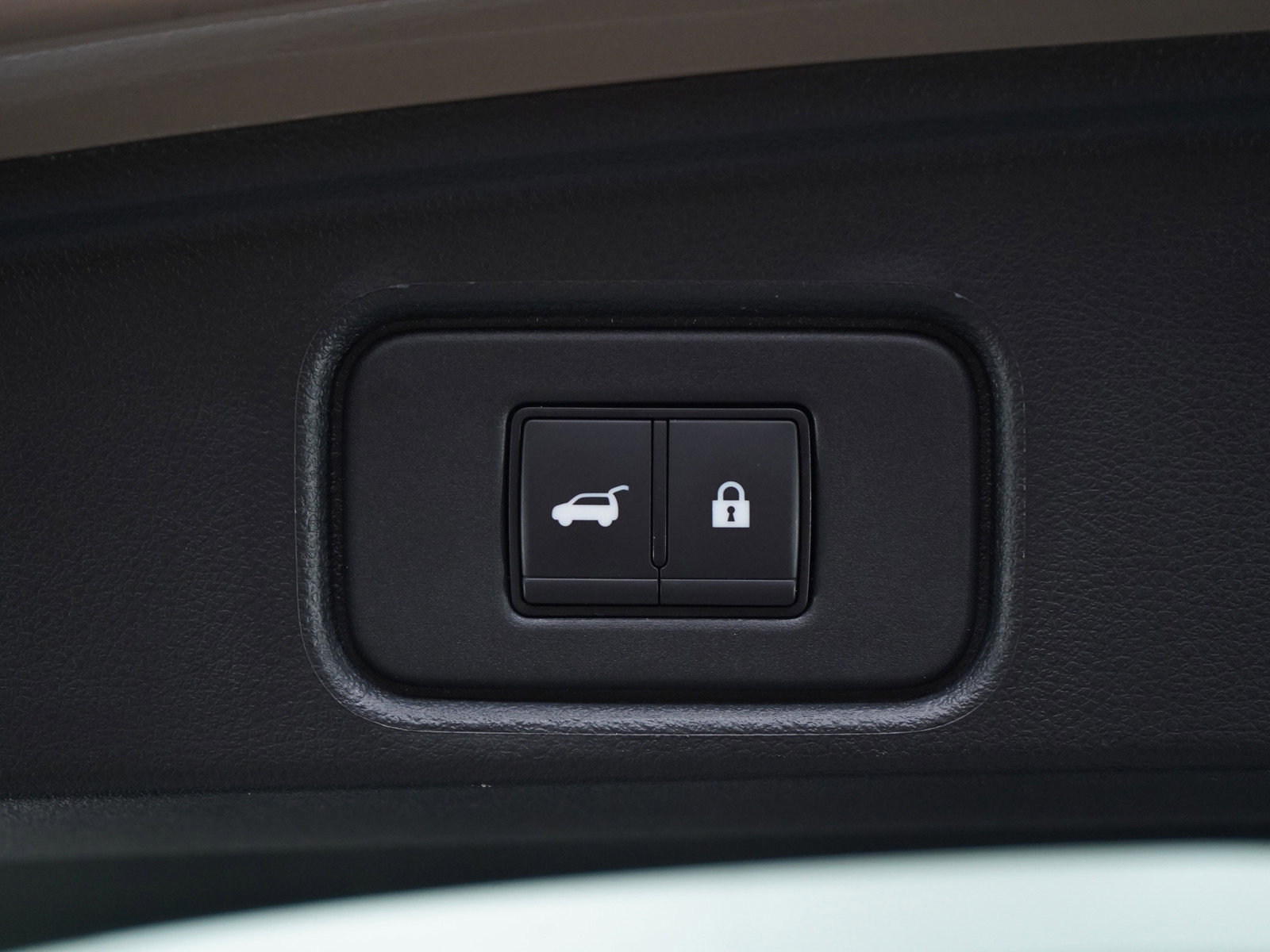 Used 2023 Nissan Pathfinder Platinum w/ Lighting Package (N92) image 18