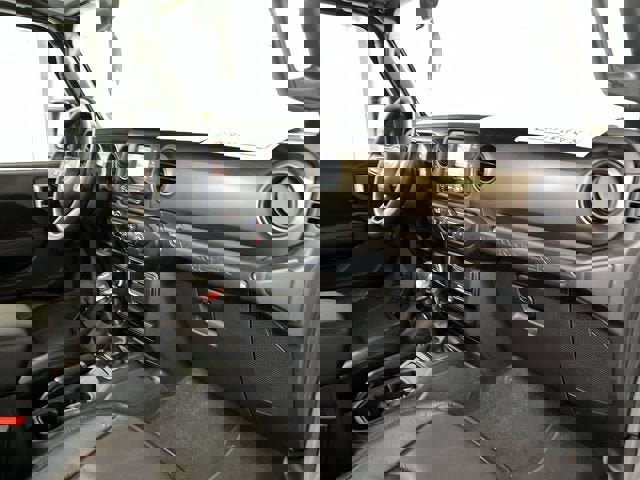 Used 2020 Jeep Wrangler Sport image 27