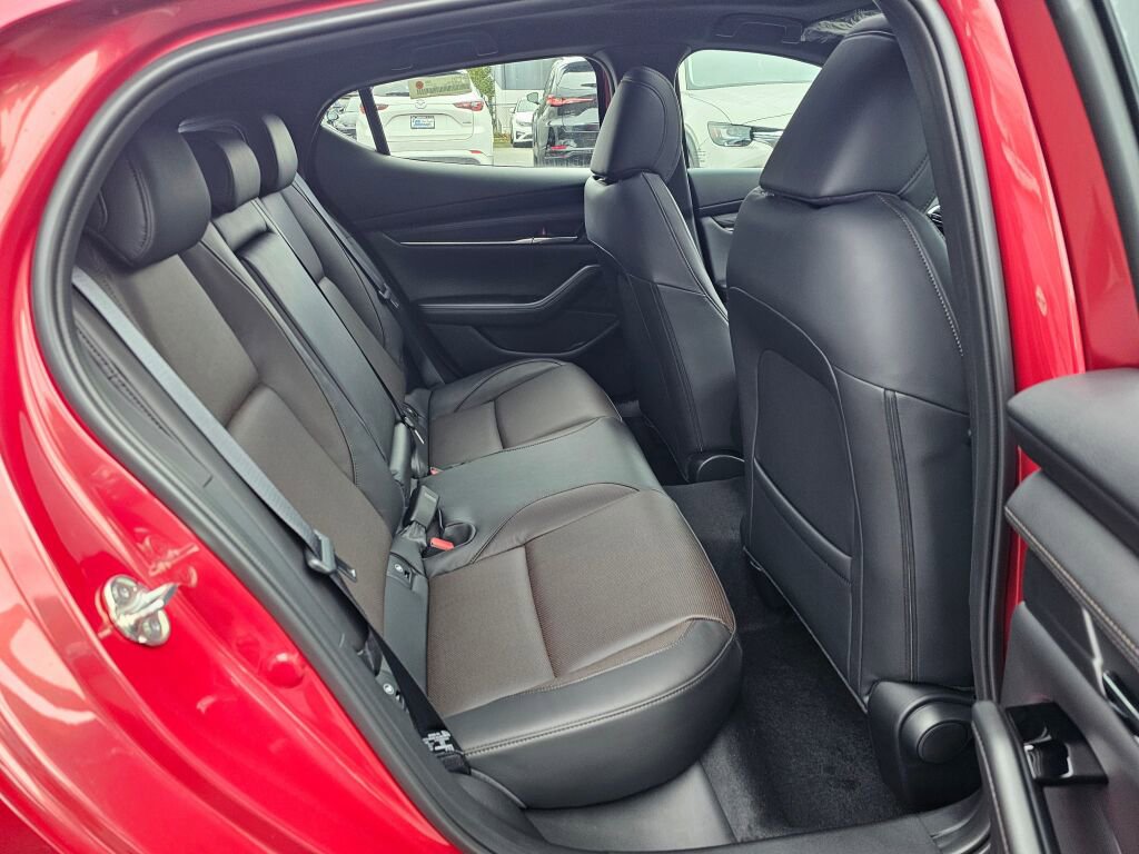 New 2026 MAZDA MAZDA3 Hatchback w/Premium Plus Pkg image 27