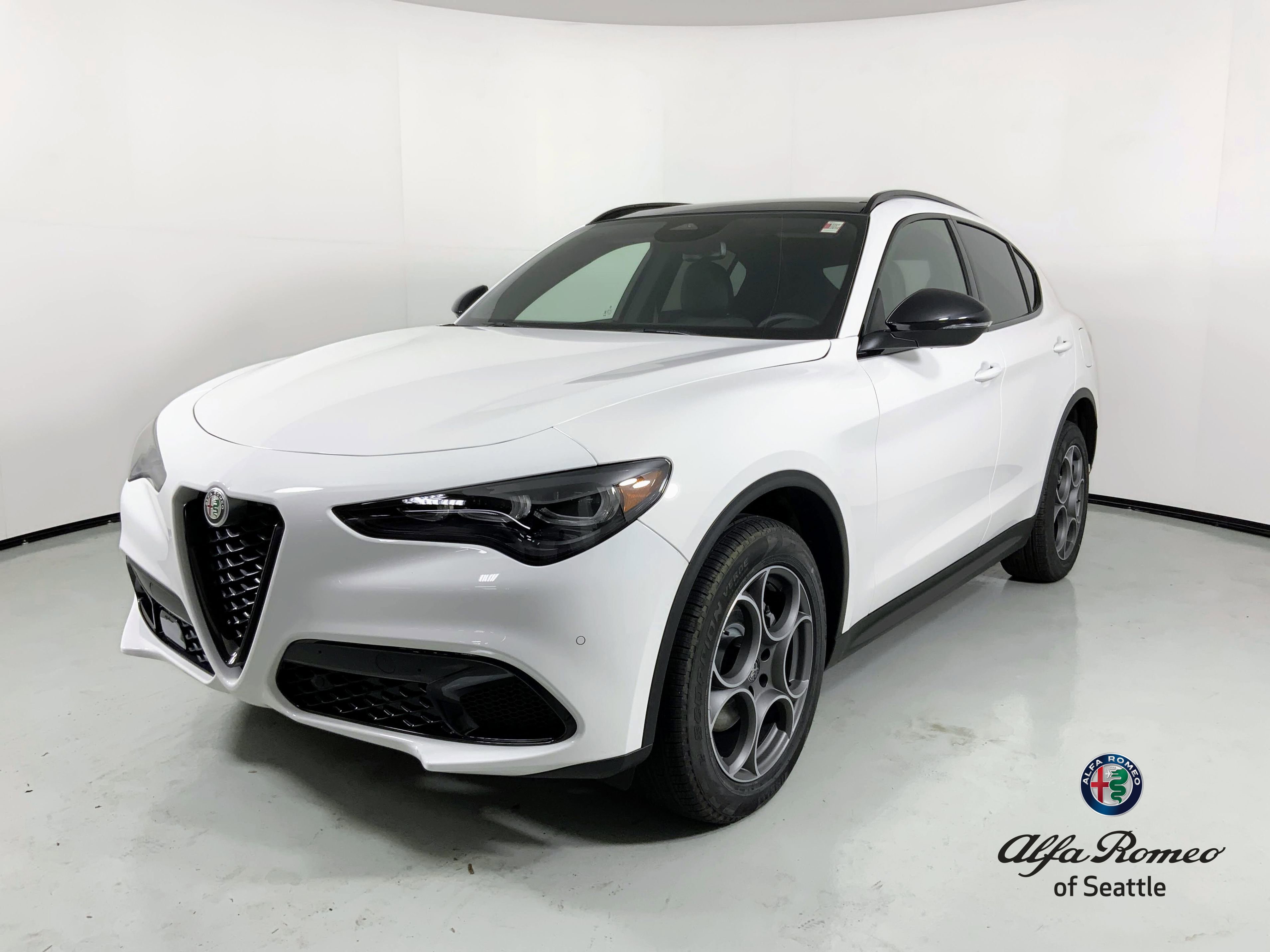 New 2025 Alfa Romeo Stelvio Sprint w/ Convenience Package
