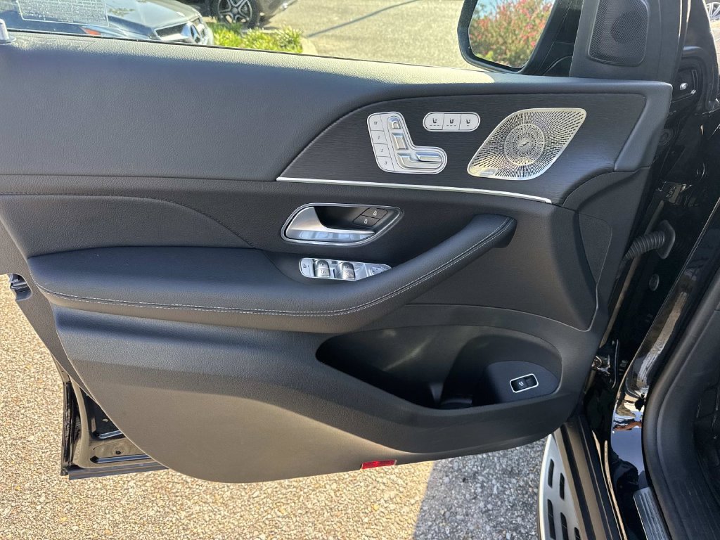 Used 2026 Mercedes-Benz GLS 450 4MATIC image 19